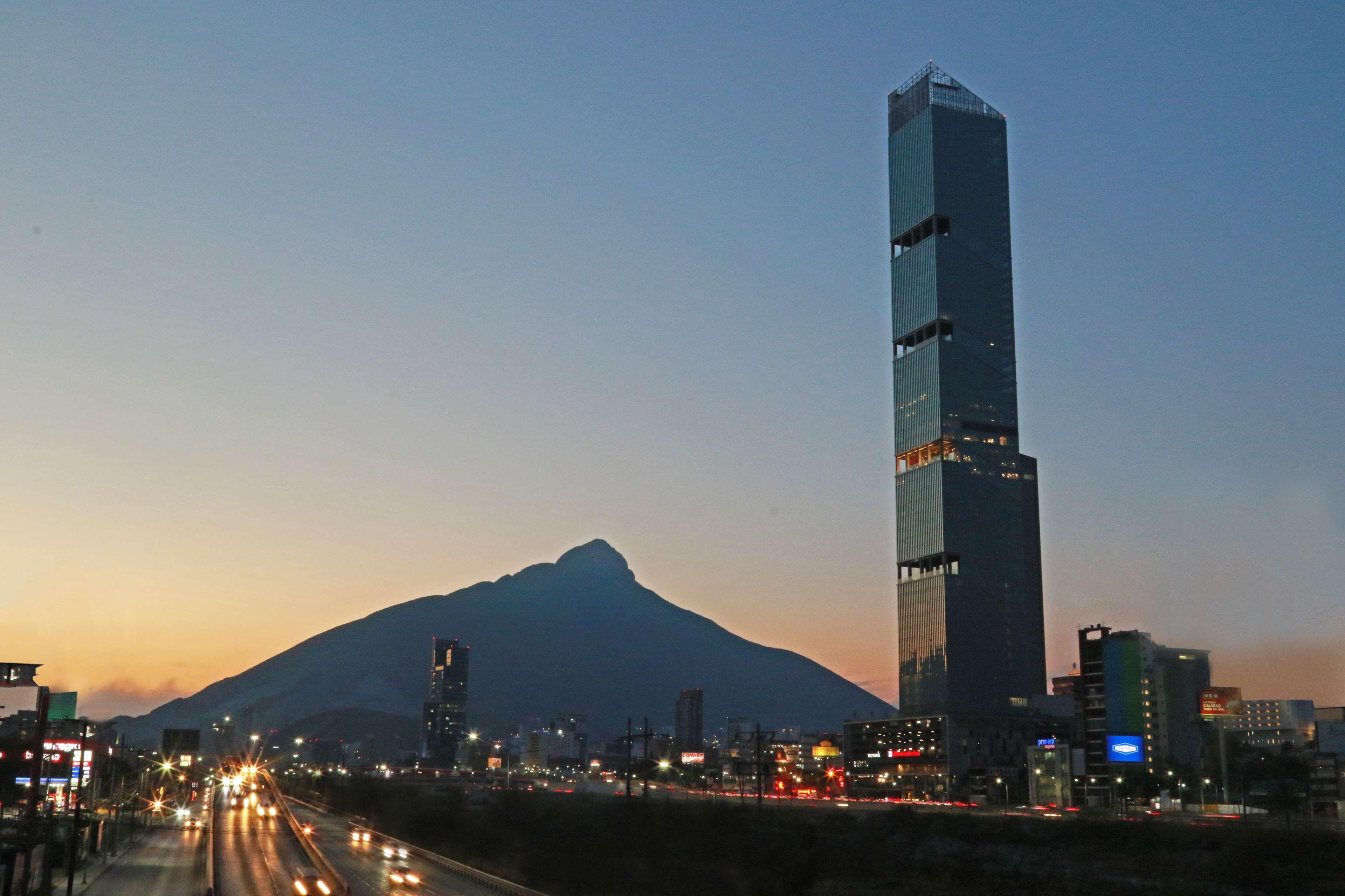 Hilton Garden Inn Monterrey Obispado Extérieur photo