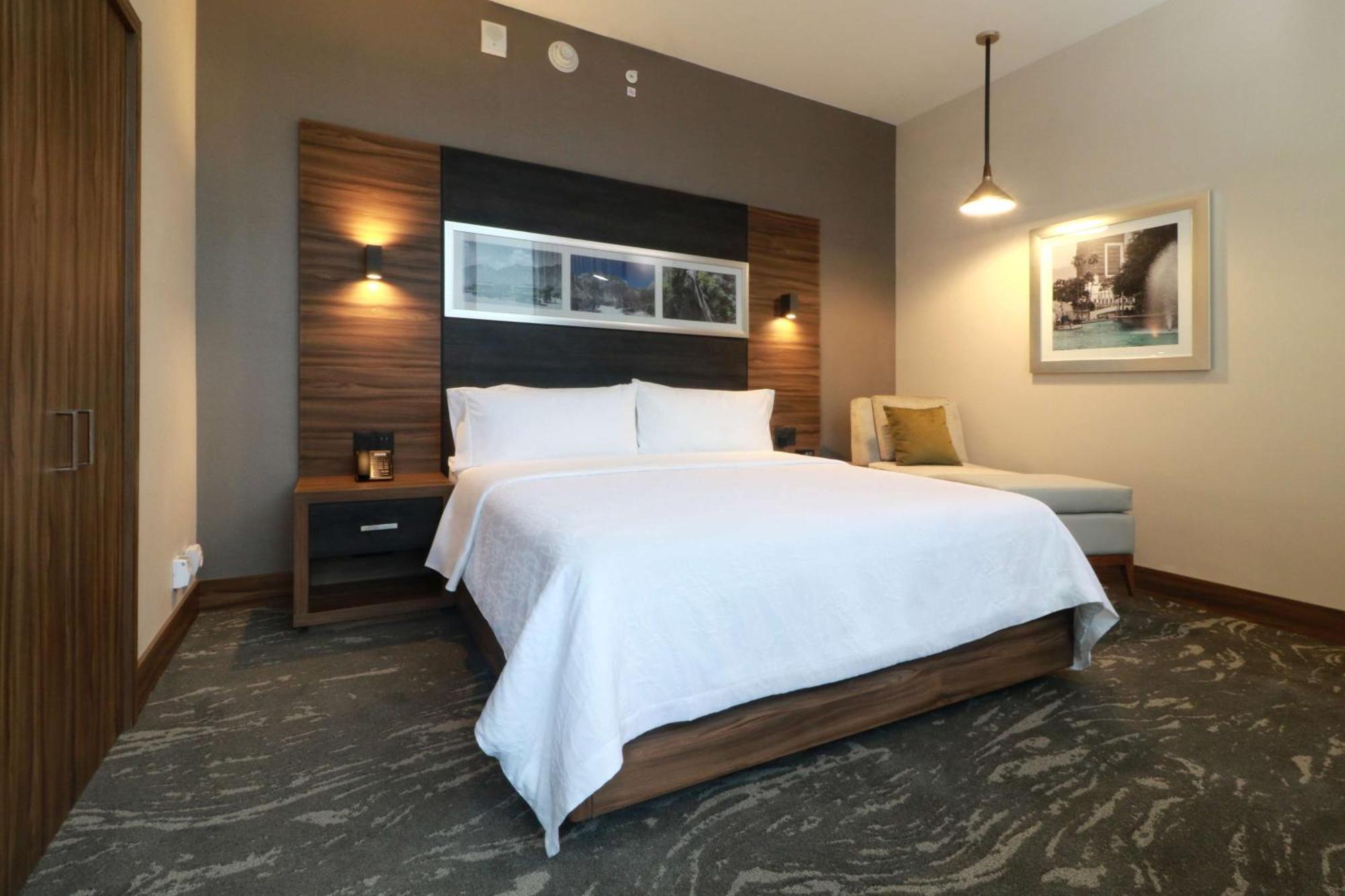 Hilton Garden Inn Monterrey Obispado Extérieur photo