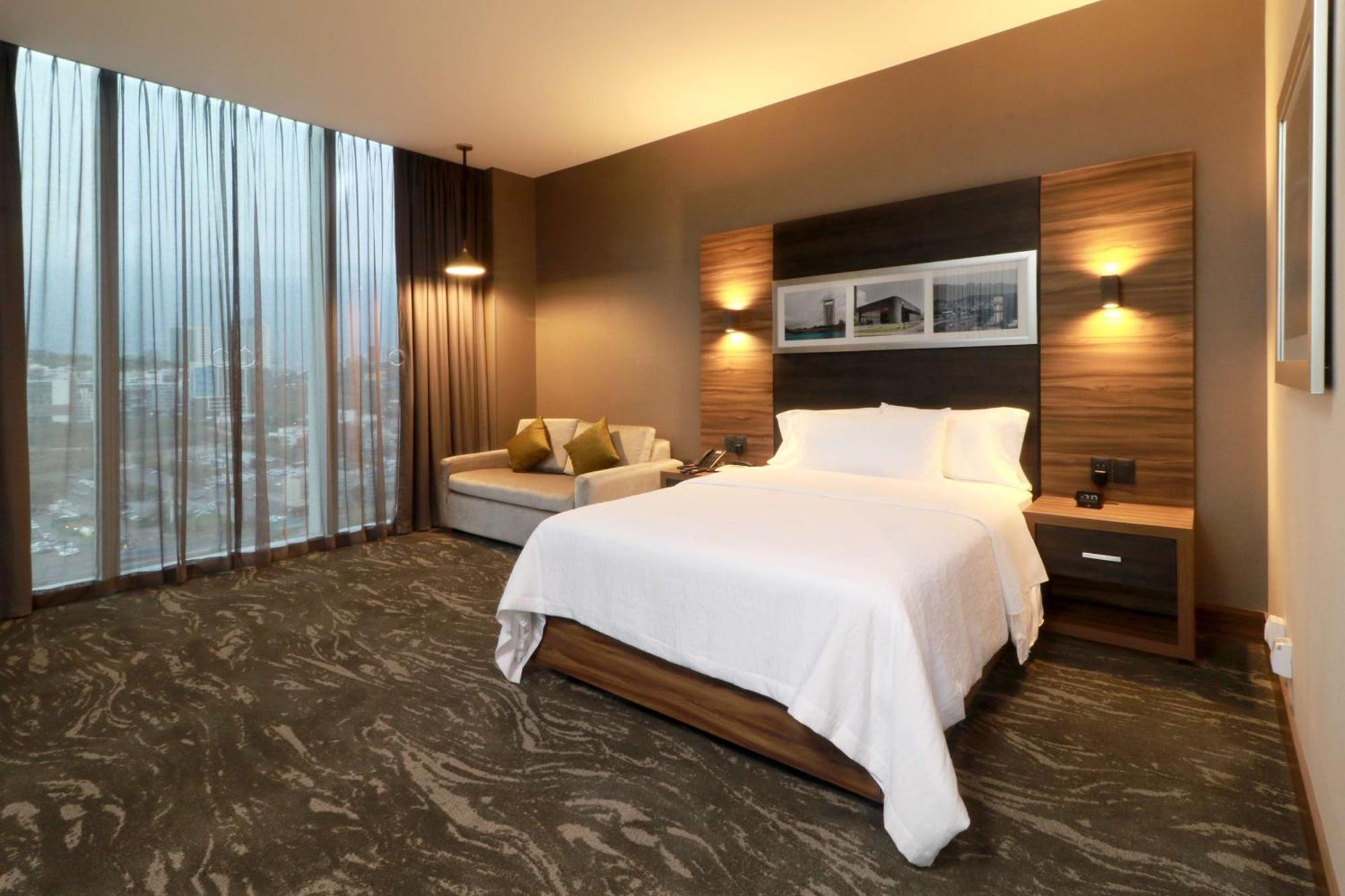Hilton Garden Inn Monterrey Obispado Extérieur photo